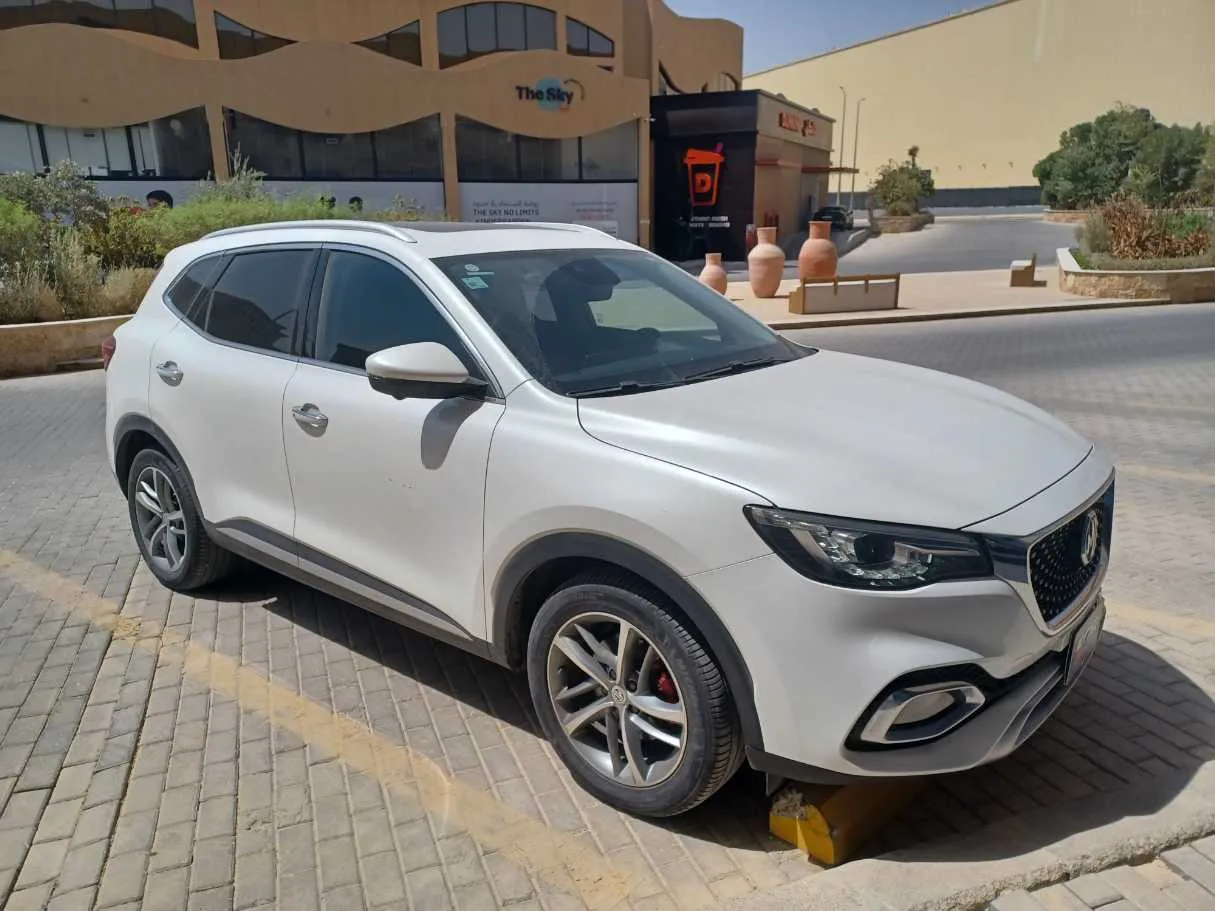 Car image 3