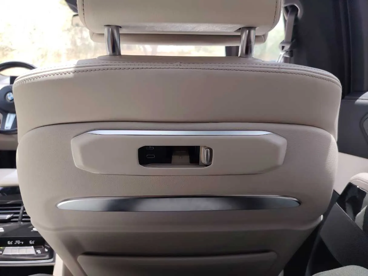 Car image 39