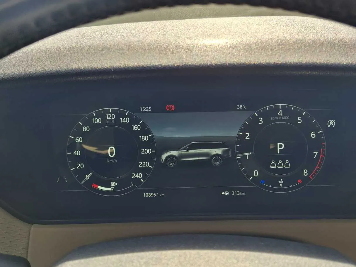 Car image 17