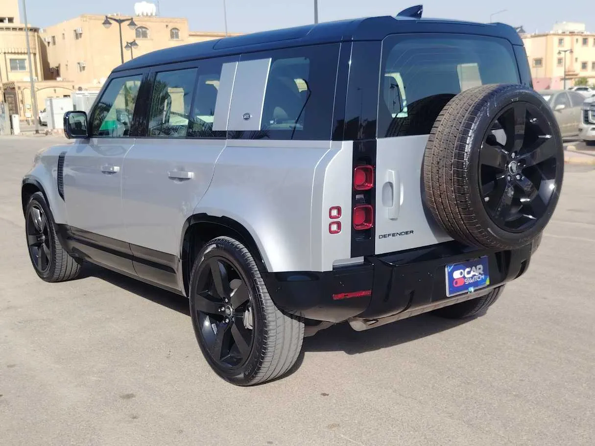 Car image 7
