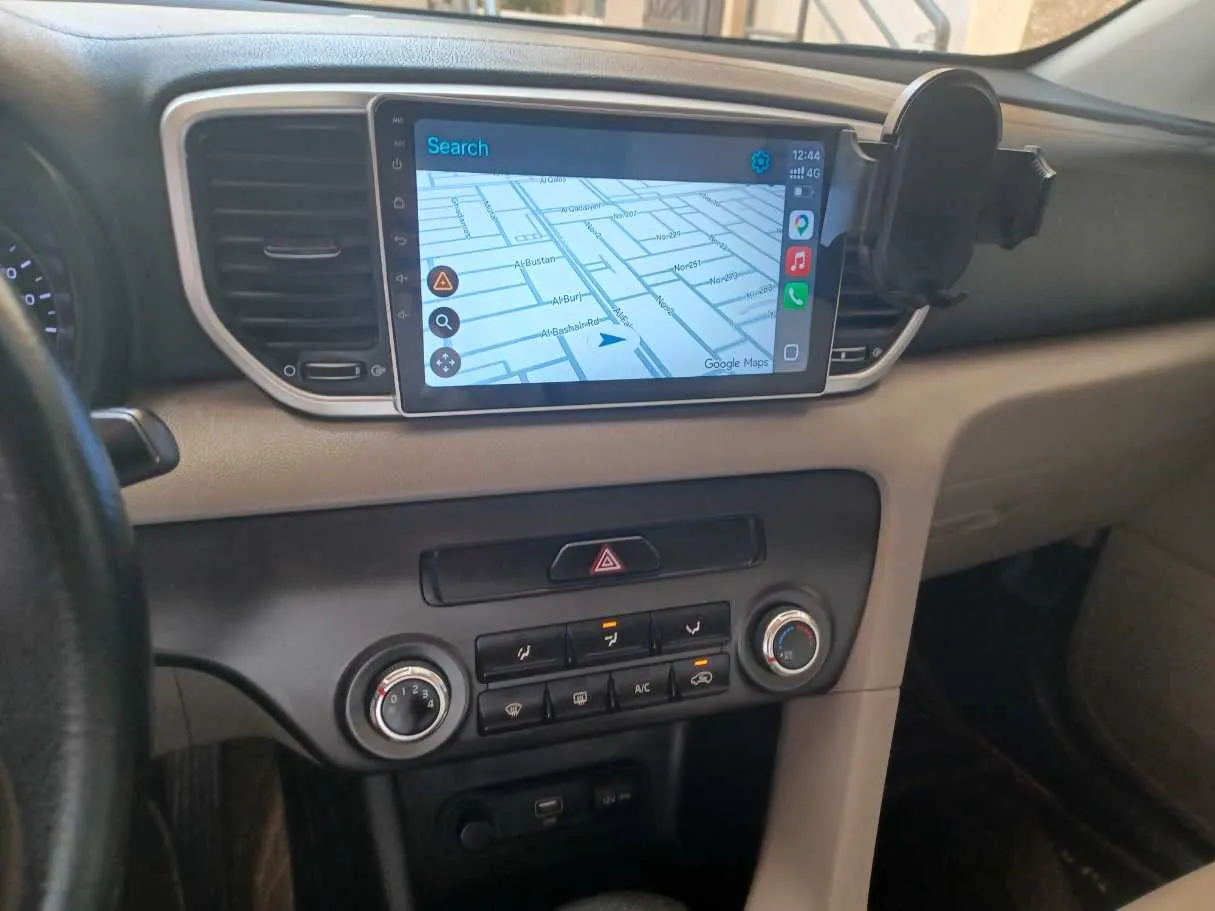 Car image 18