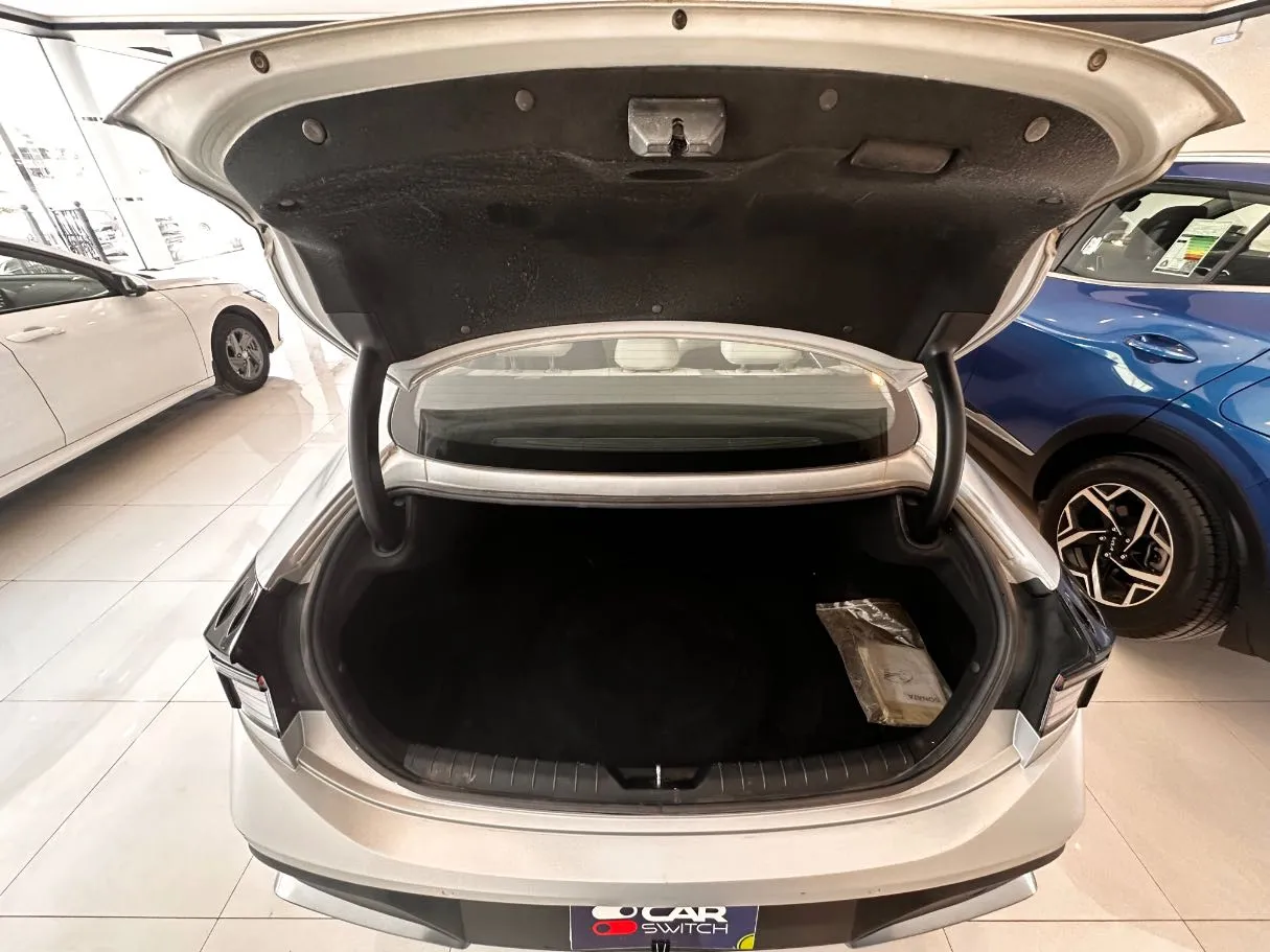 Car image 20