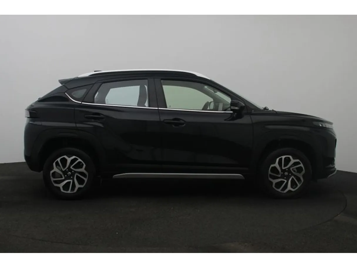 Car image 13