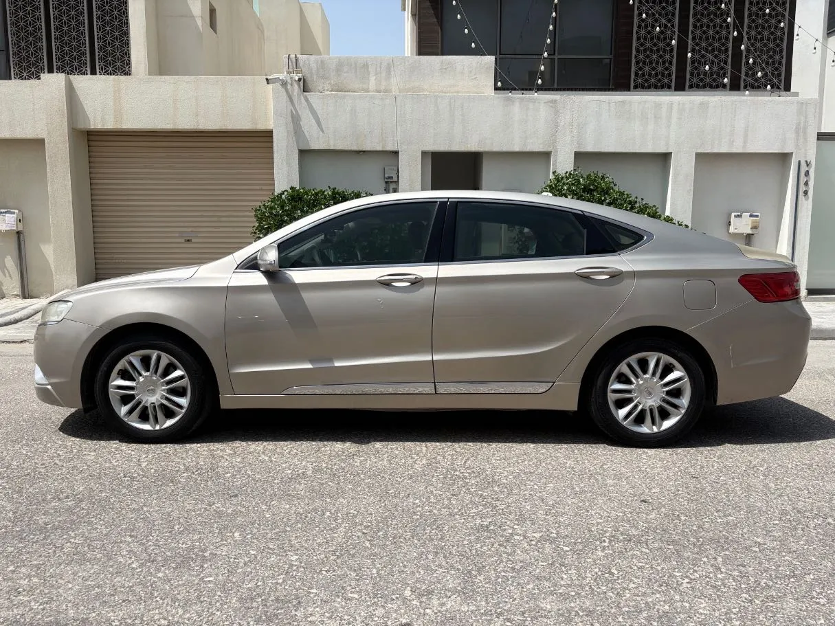 Car image 8