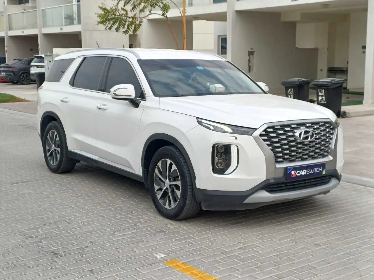 Car image 4