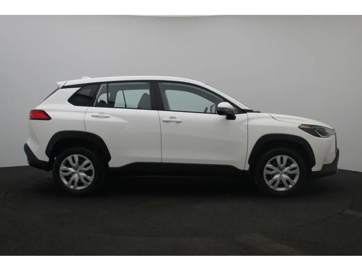 Car image 13