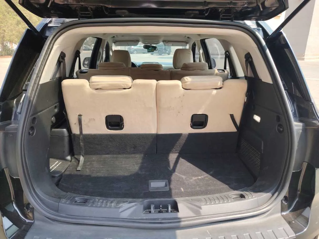 Car image 27