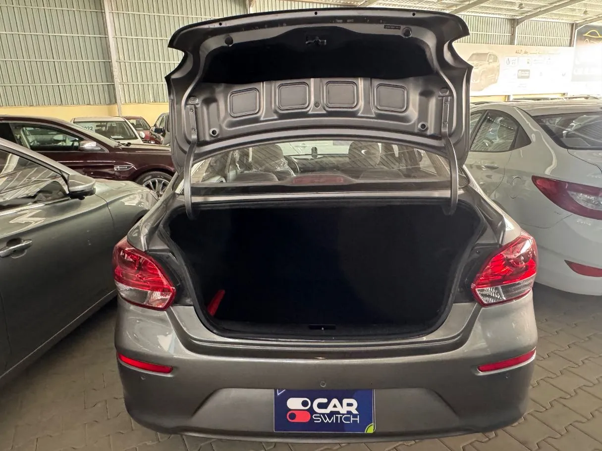 Car image 17