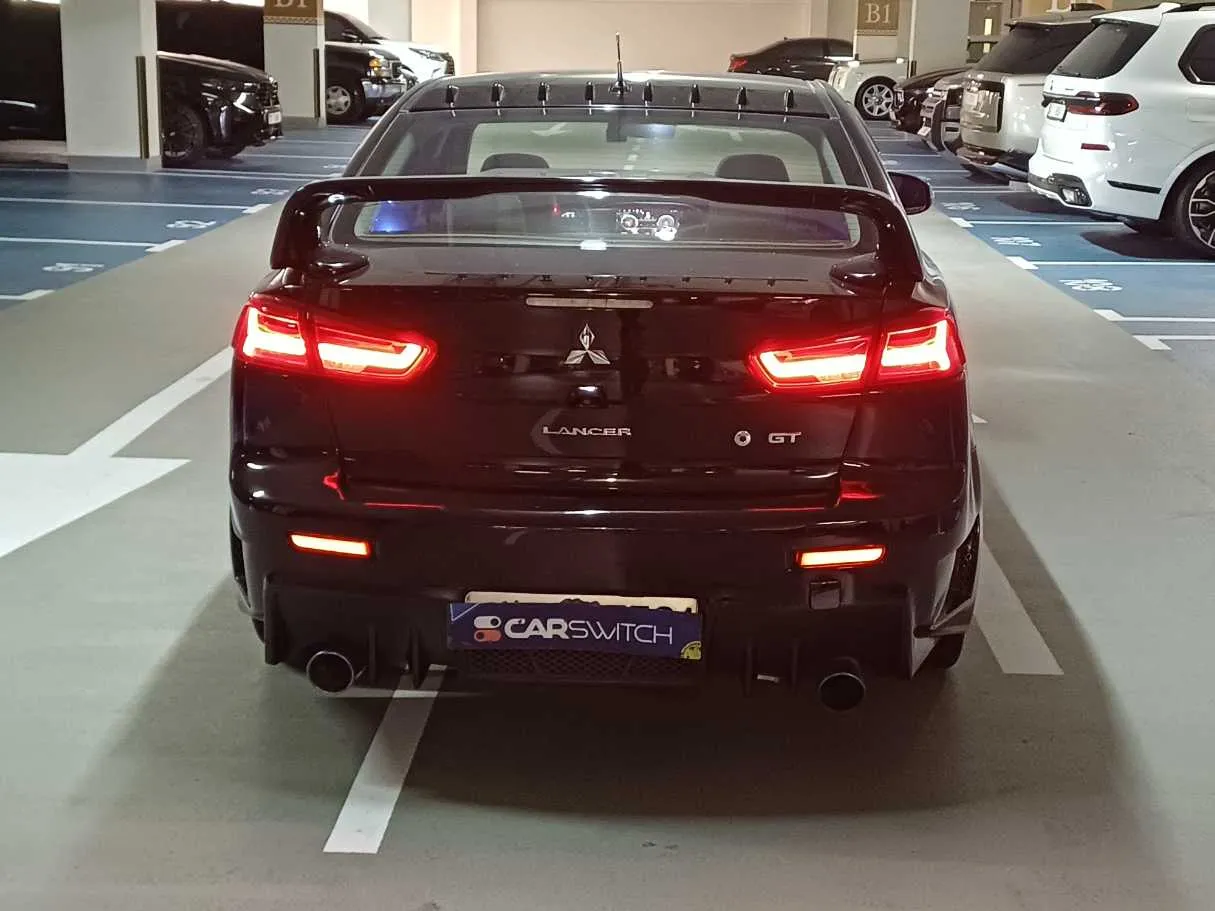 Car image 6