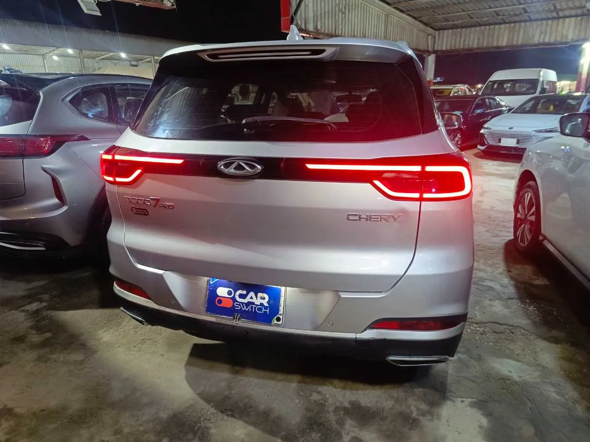 Car image 5