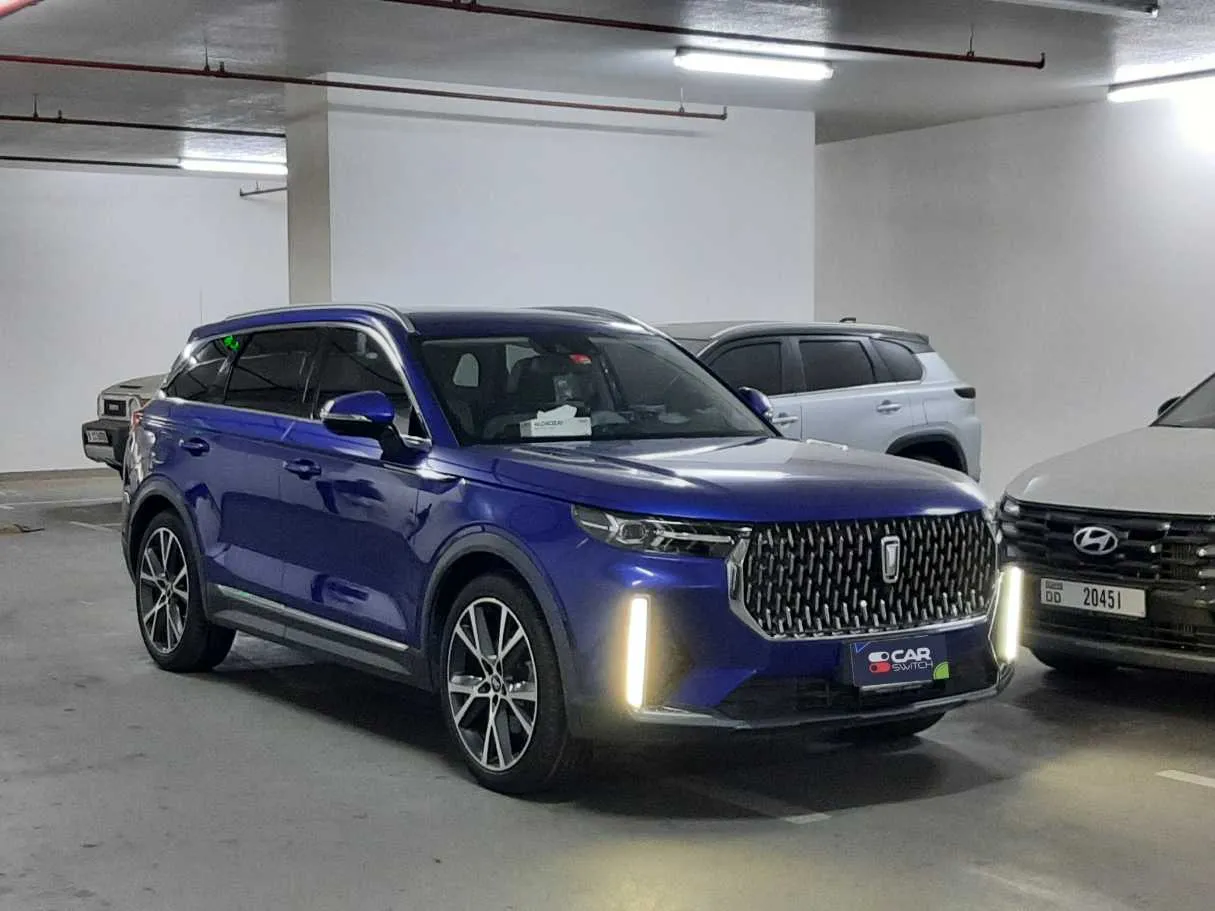 Car image 4