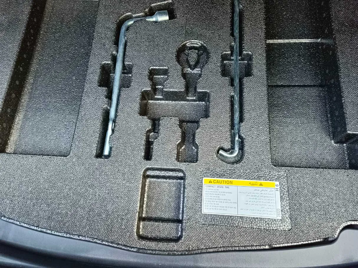 Car image 38
