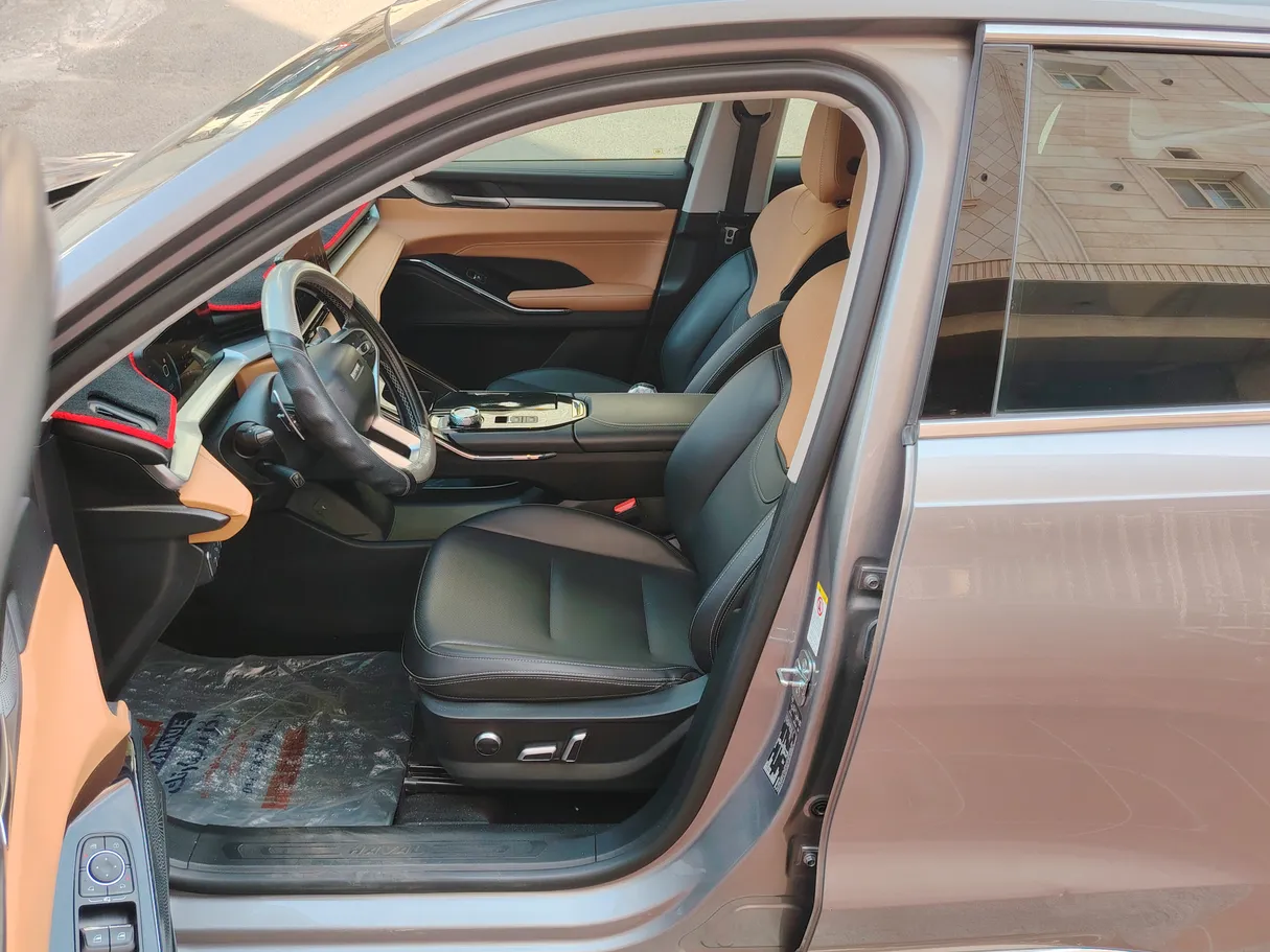 Car image 13