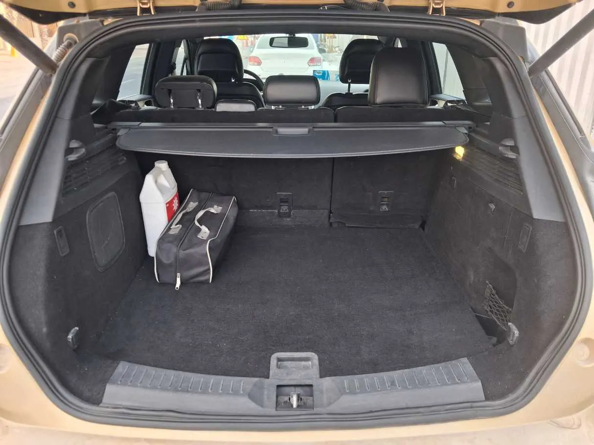 Car image 21