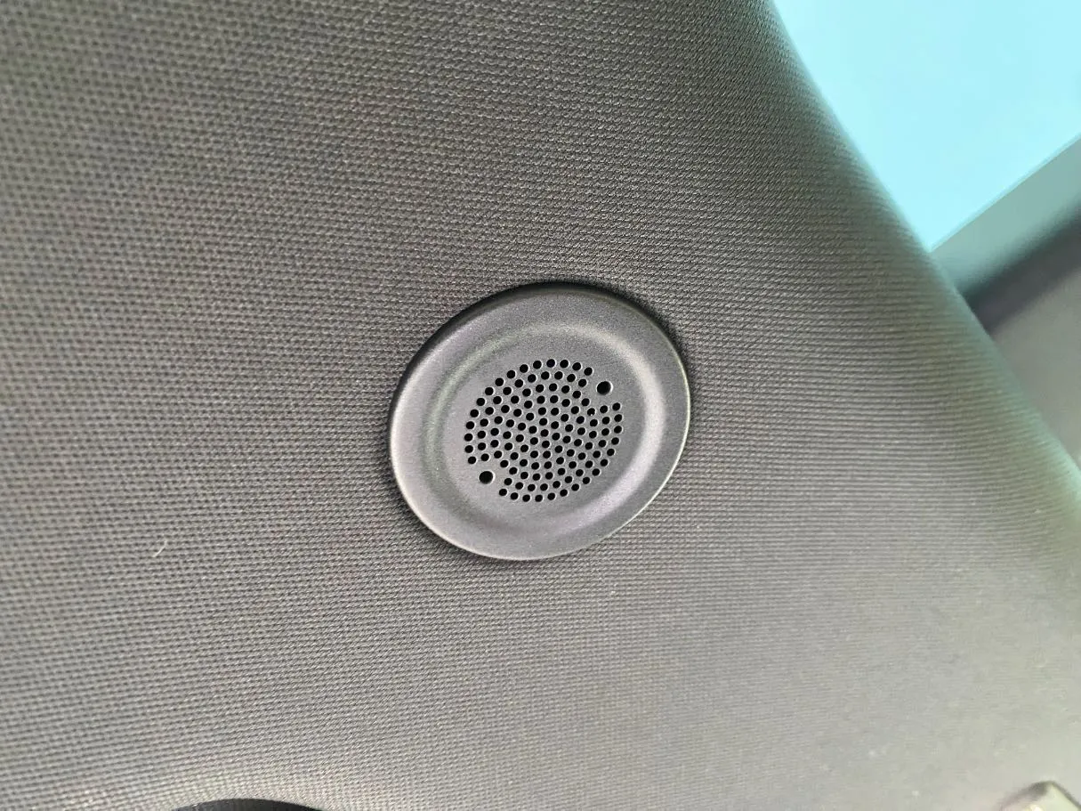 Car image 38
