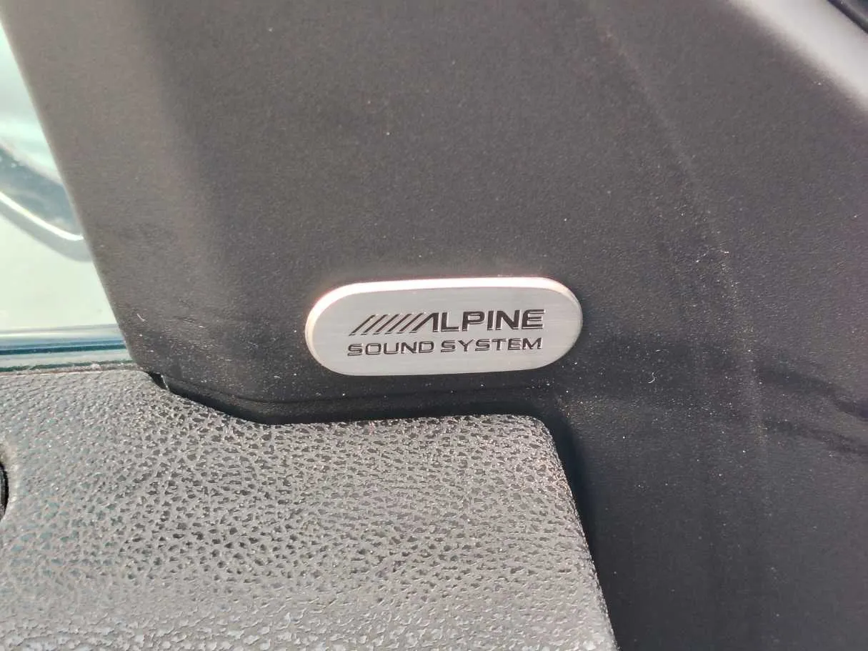 Car image 27