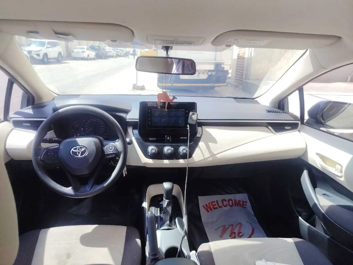 Car image 12