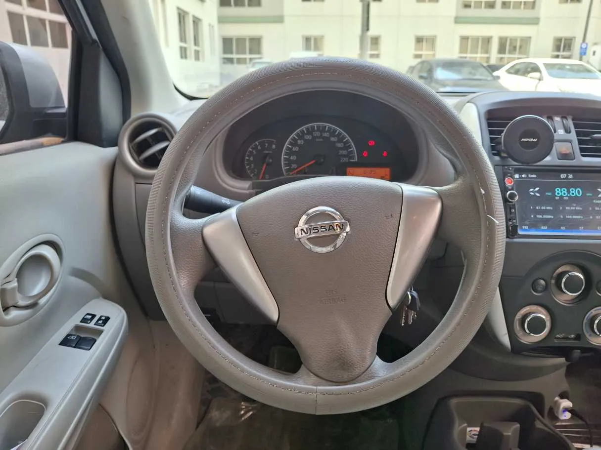 Car image 17