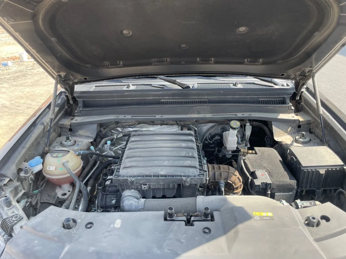 Car image 26