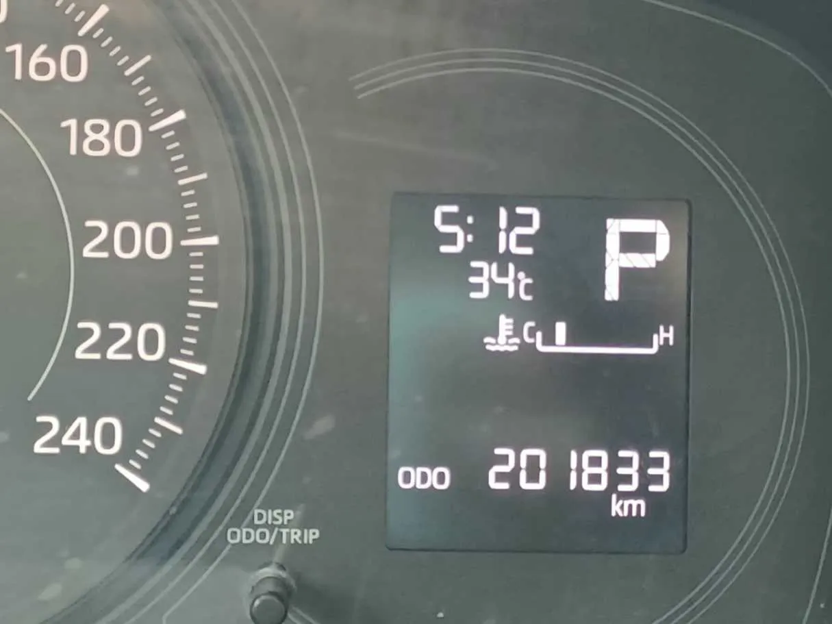 Car image 17