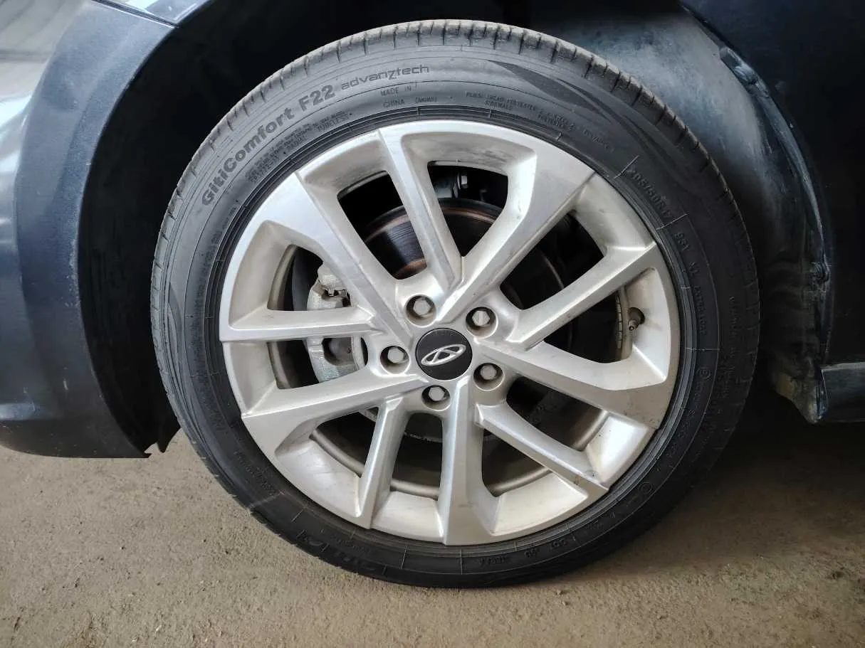 Car image 10