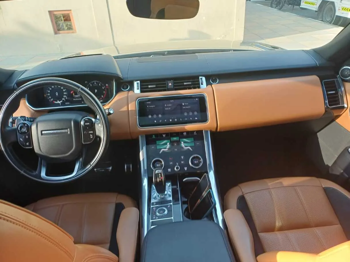 Car image 15
