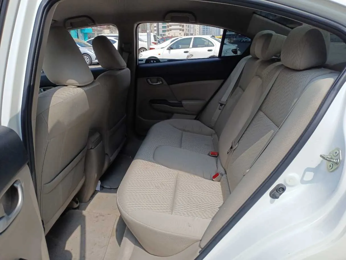 Car image 13