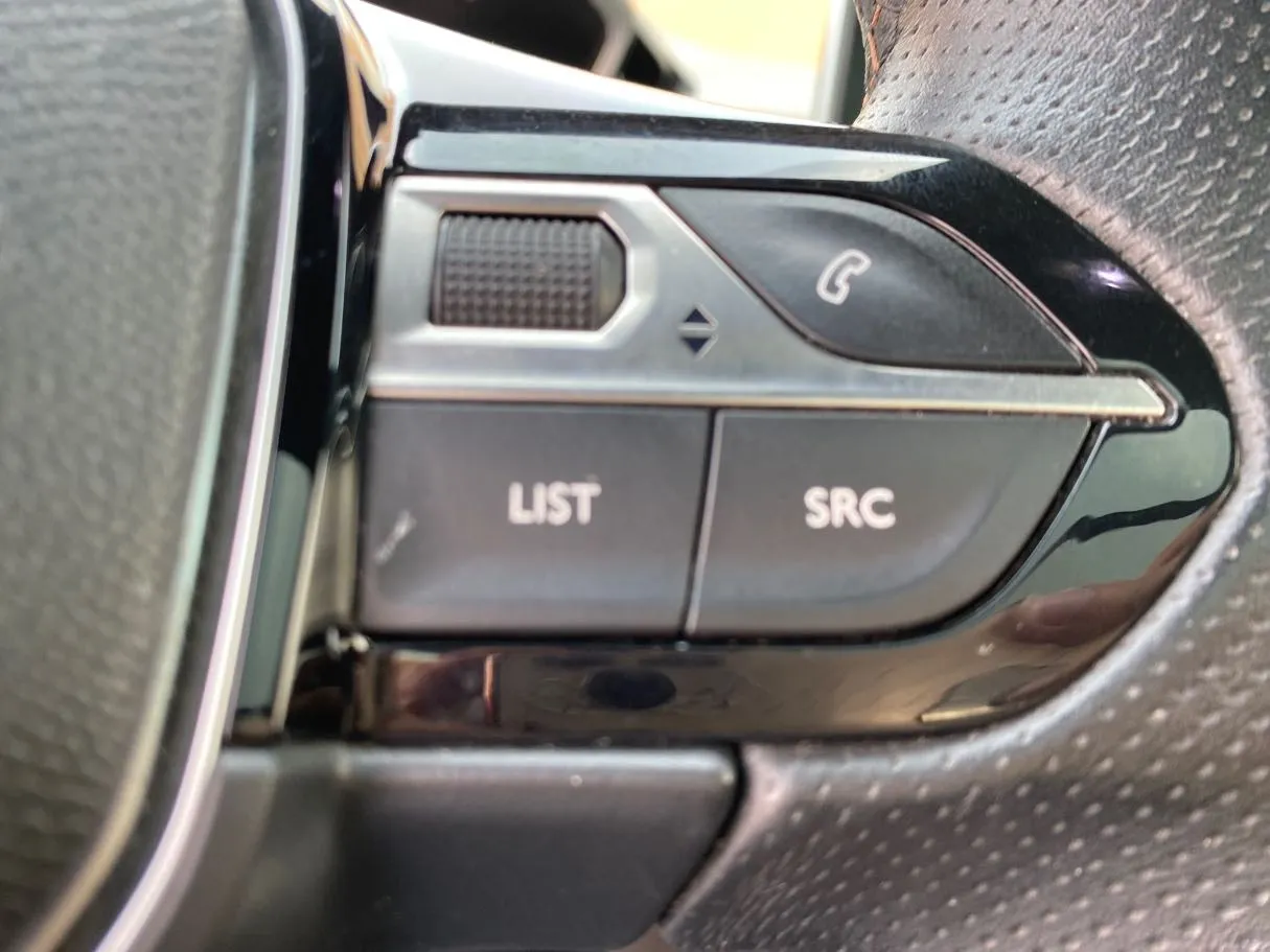 Car image 27