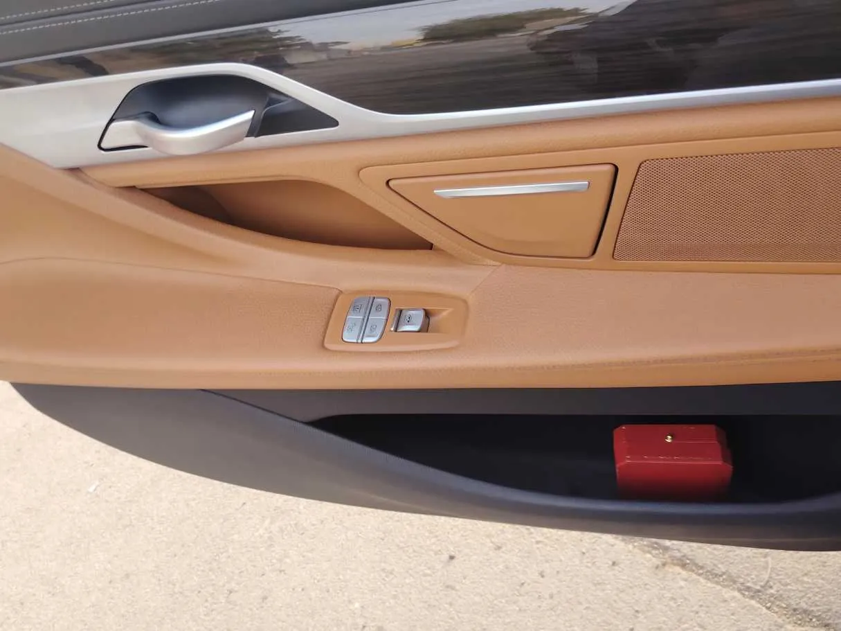 Car image 33