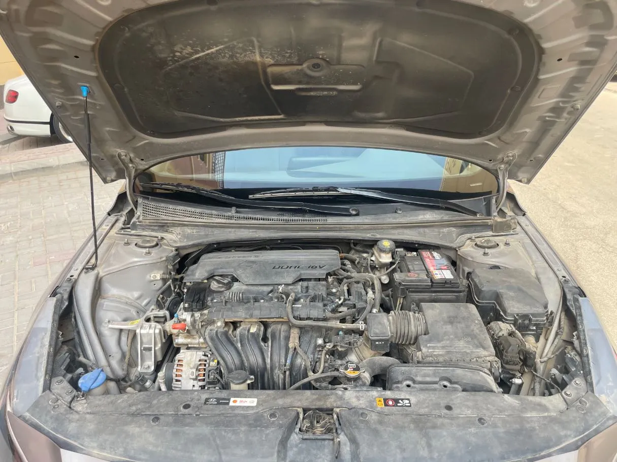 Car image 25