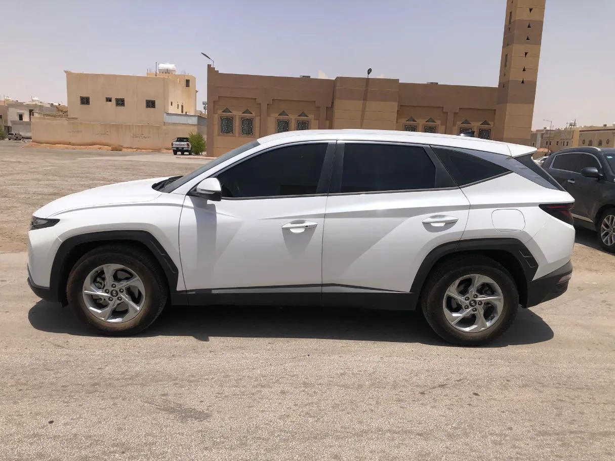Car image 8