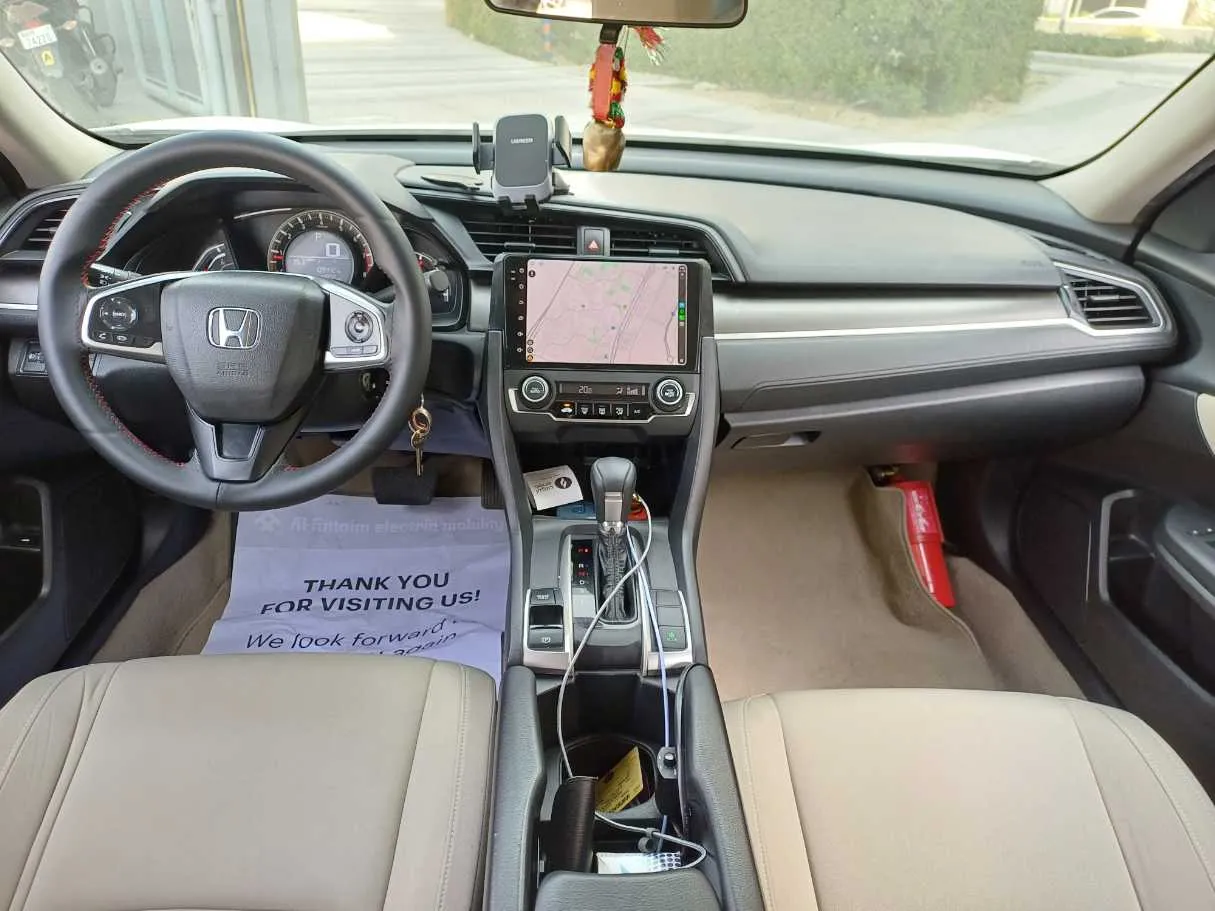 Car image 15