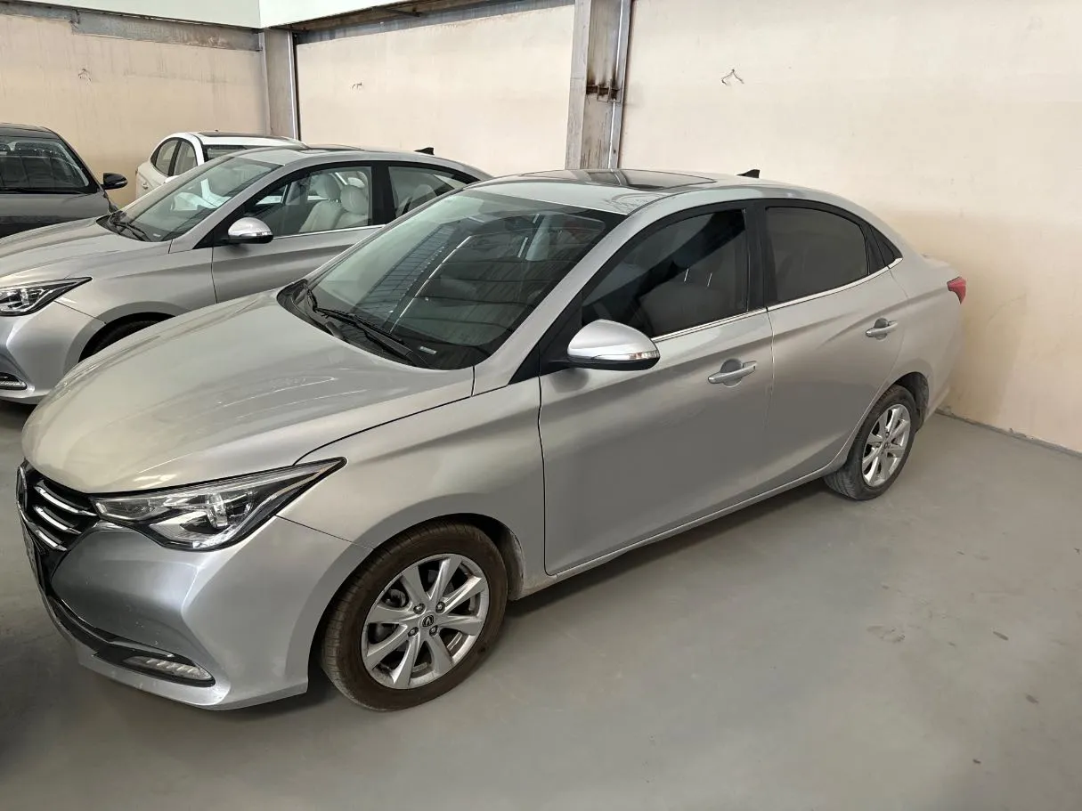 Car image 2