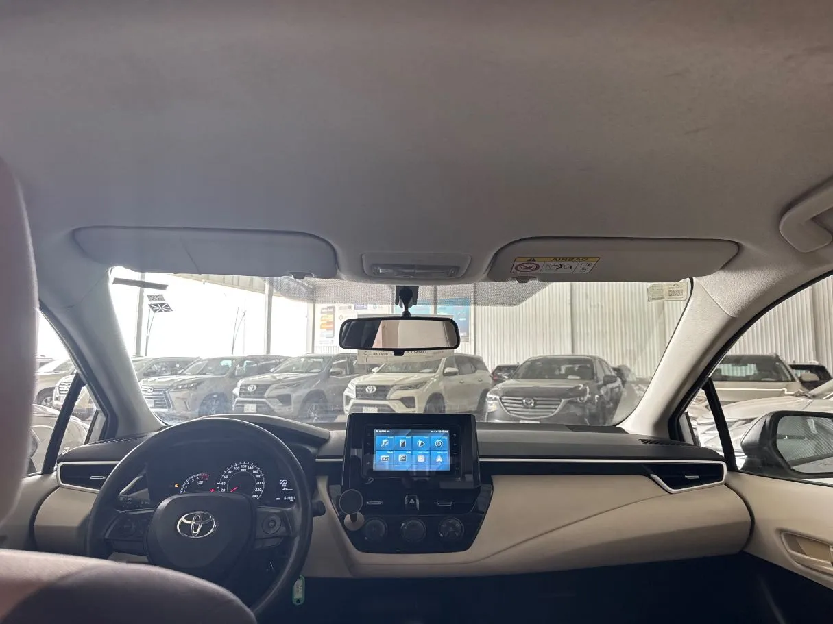Car image 16