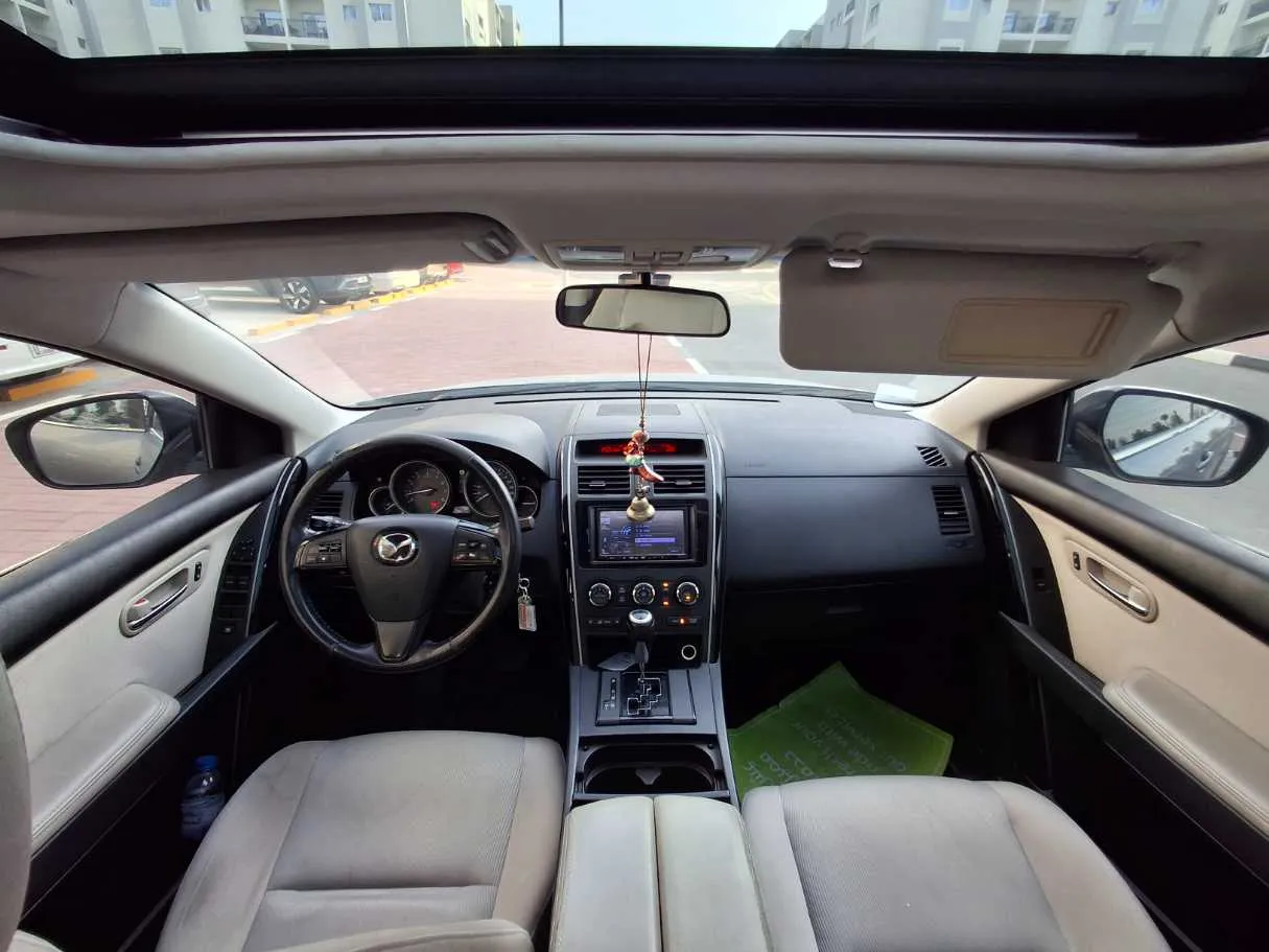 Car image 17