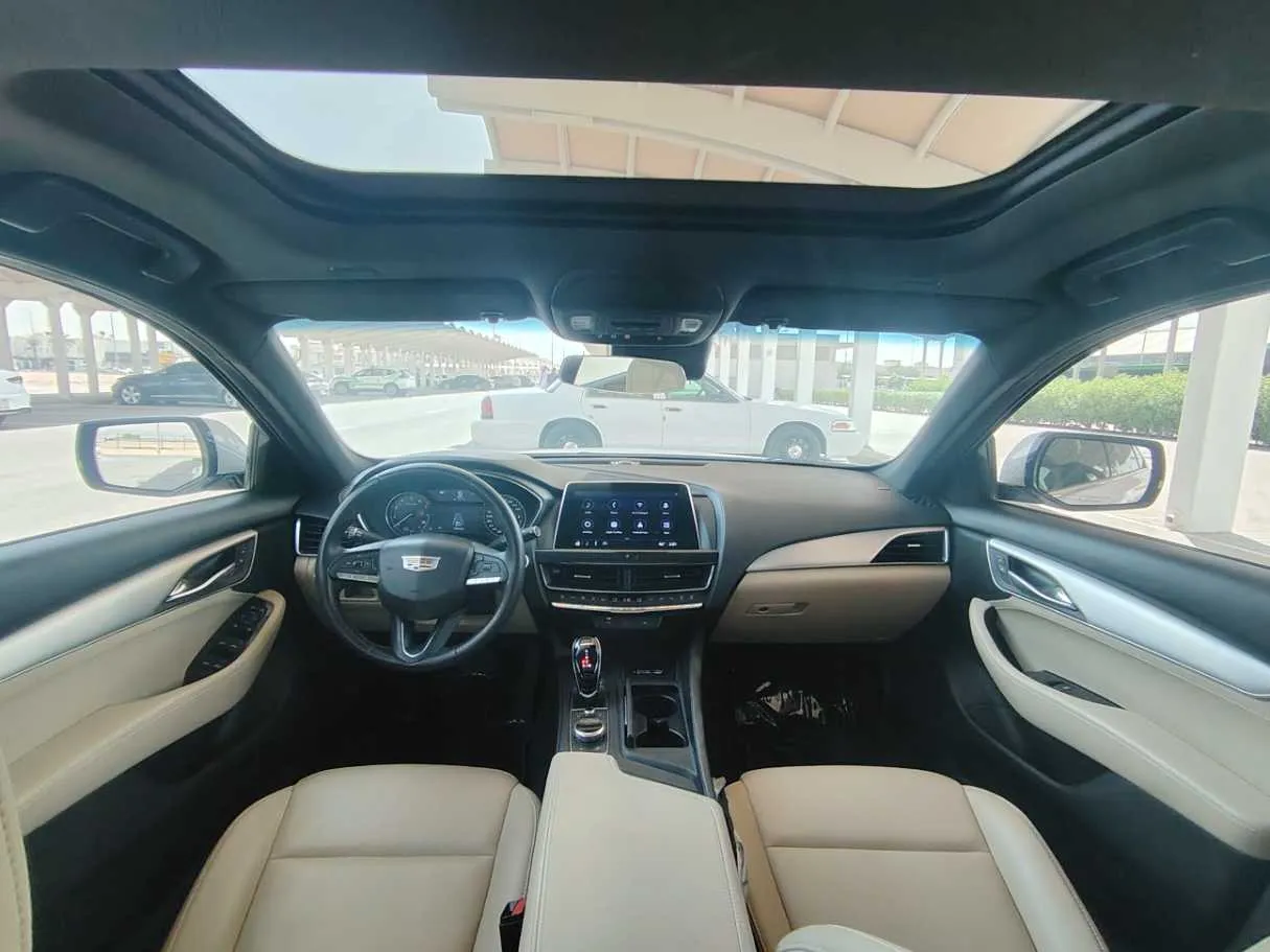Car image 18
