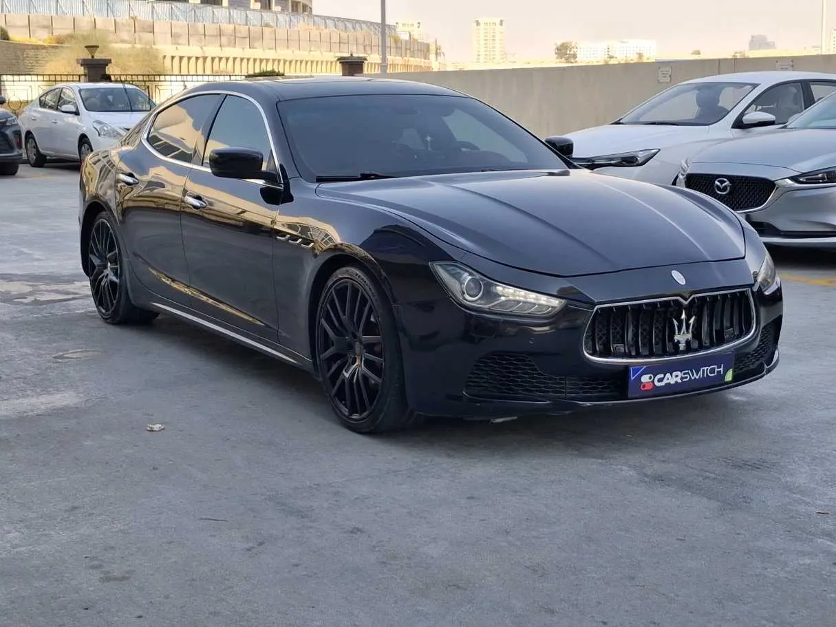 Car image 3