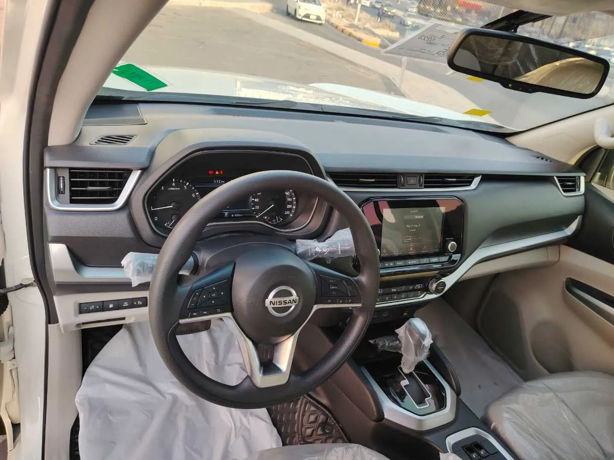 Car image 11