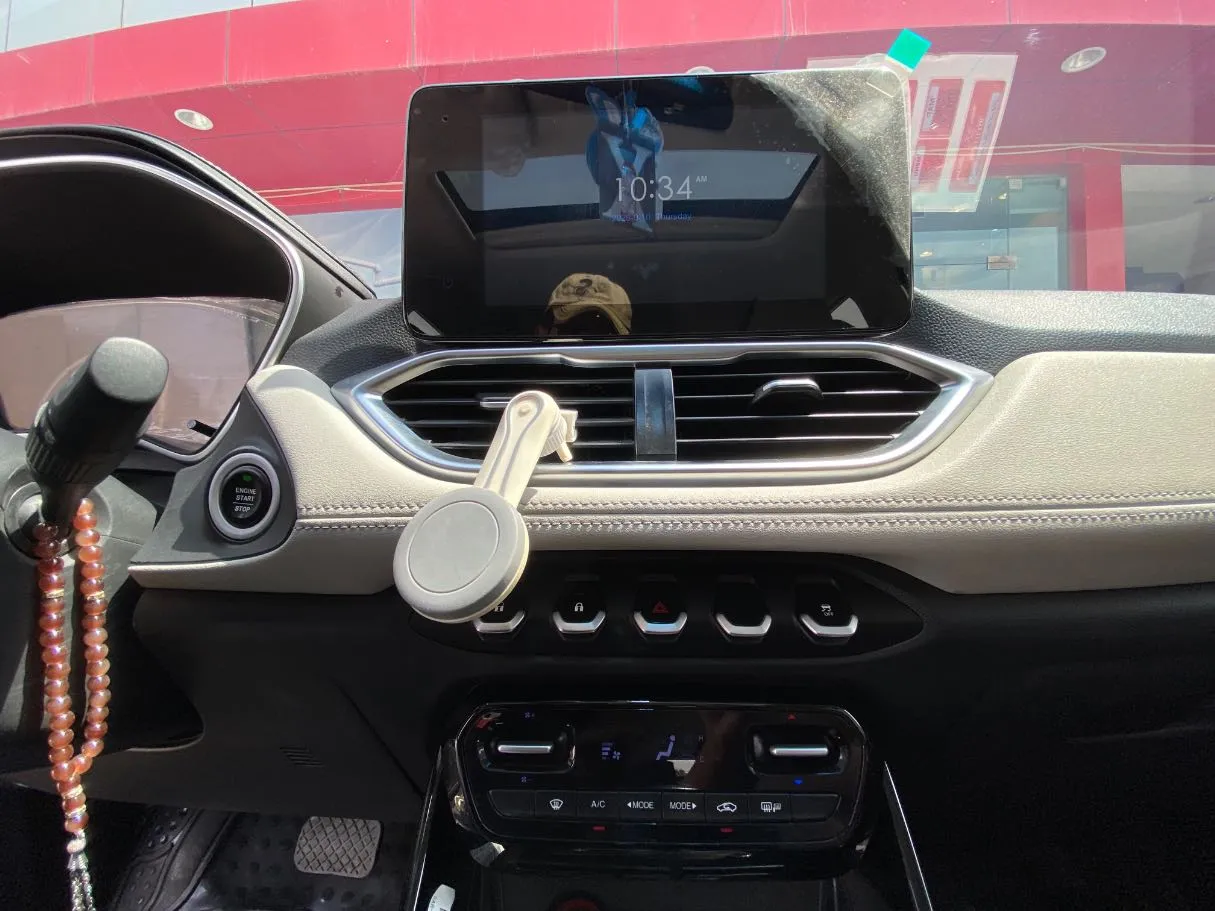 Car image 16