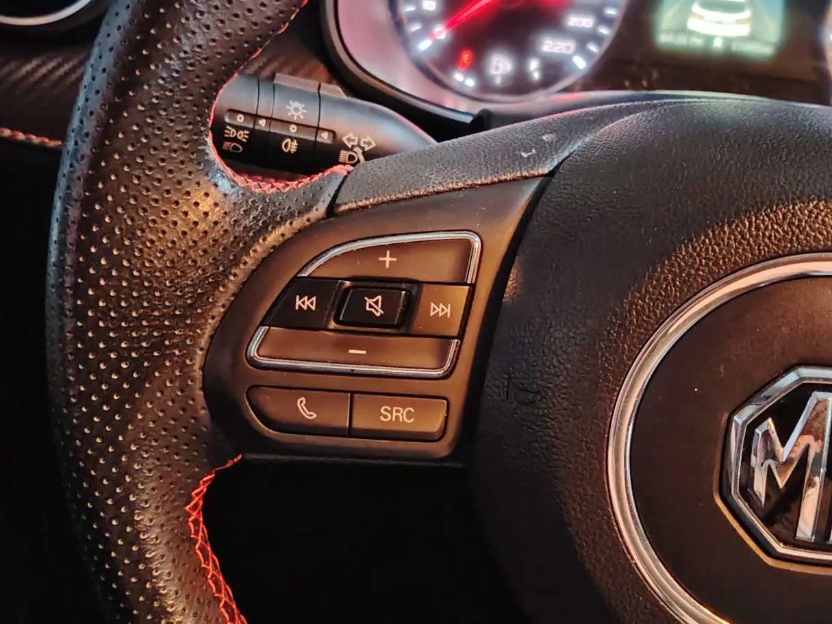 Car image 20