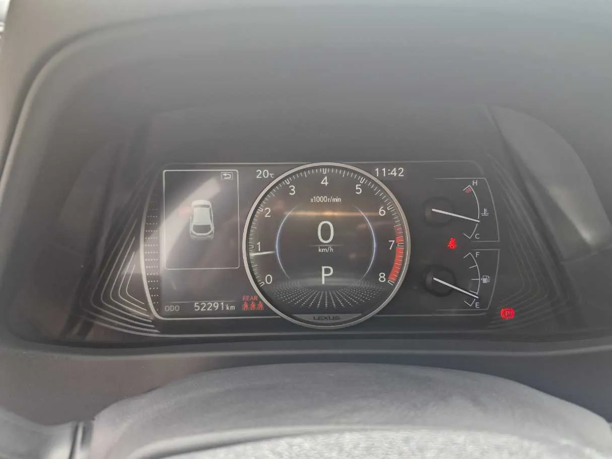 Car image 19