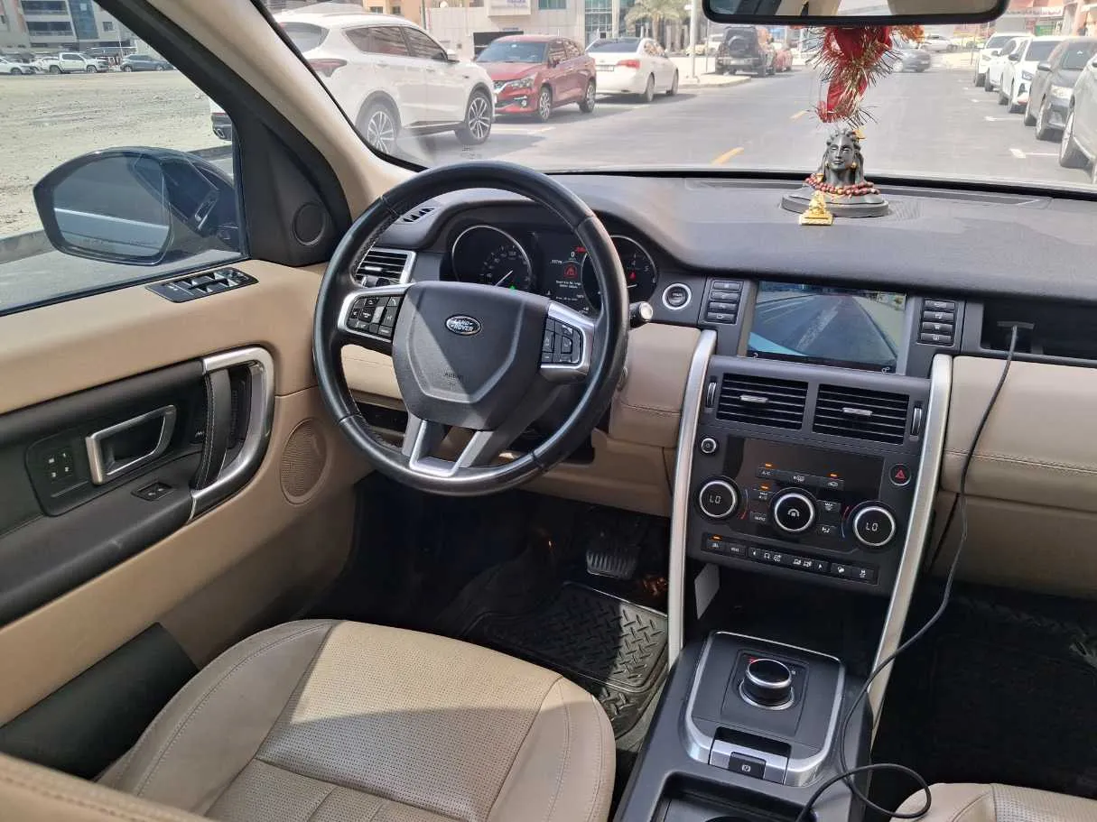 Car image 17