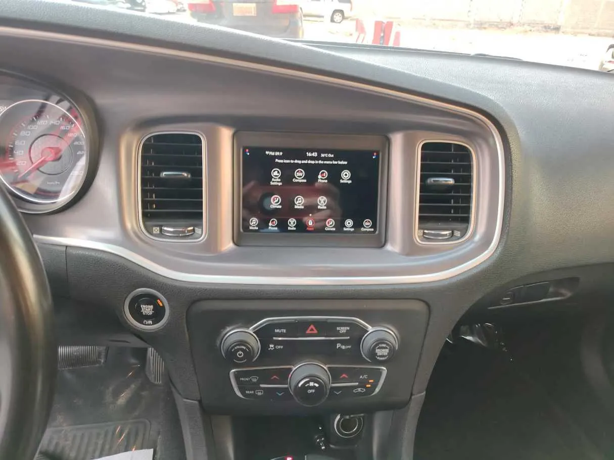 Car image 24