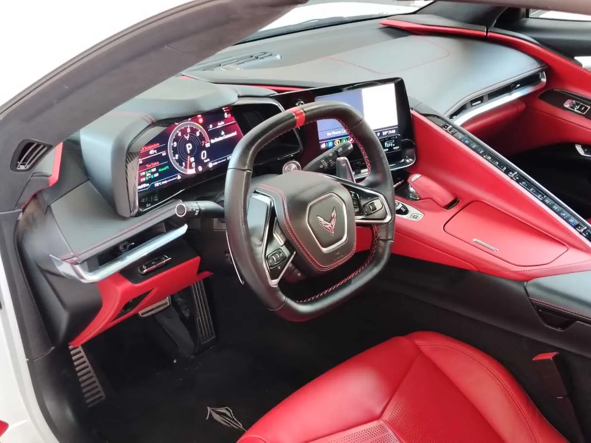 Car image 14