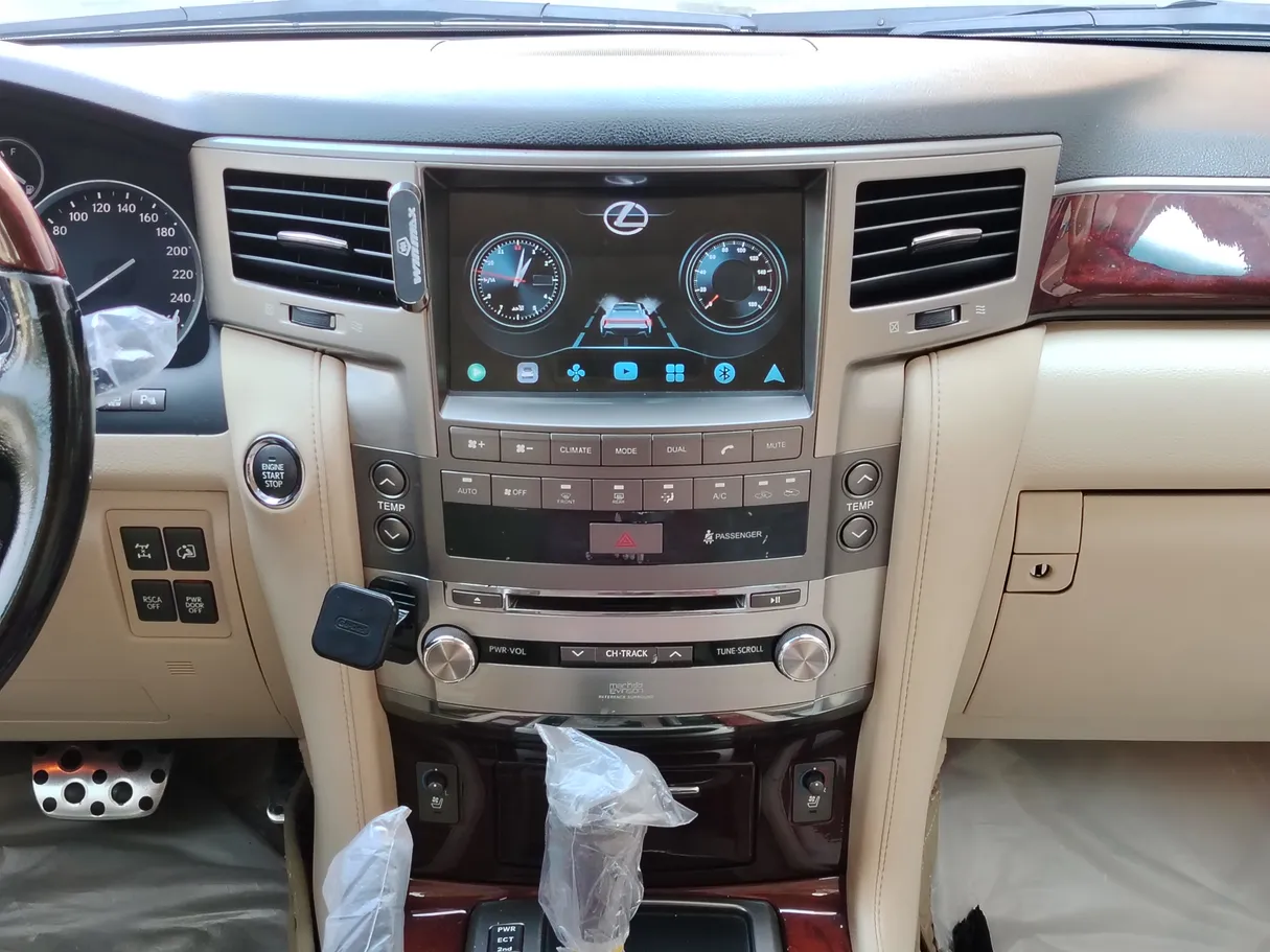 Car image 25
