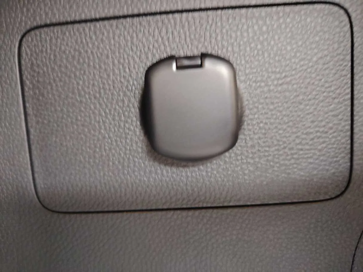 Car image 31