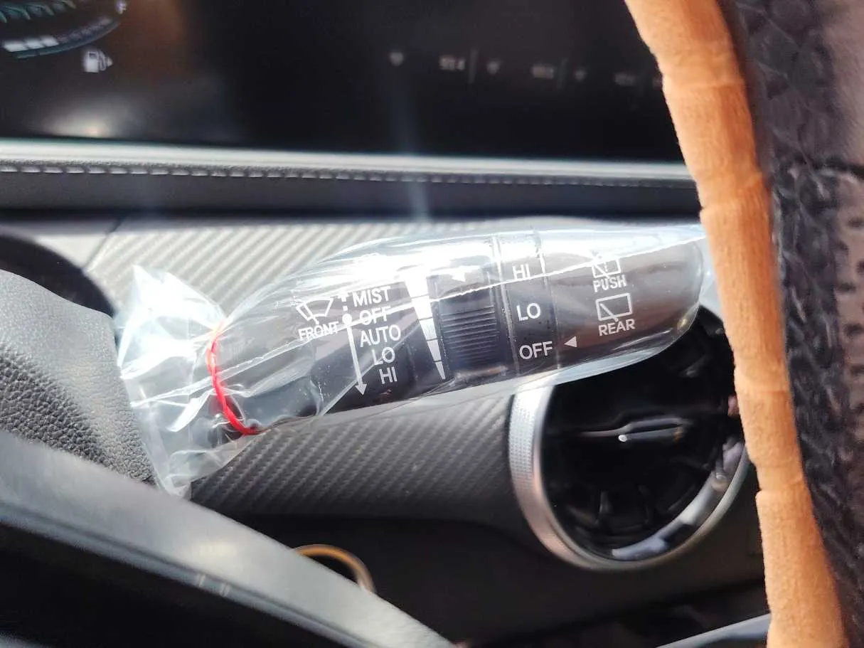 Car image 29