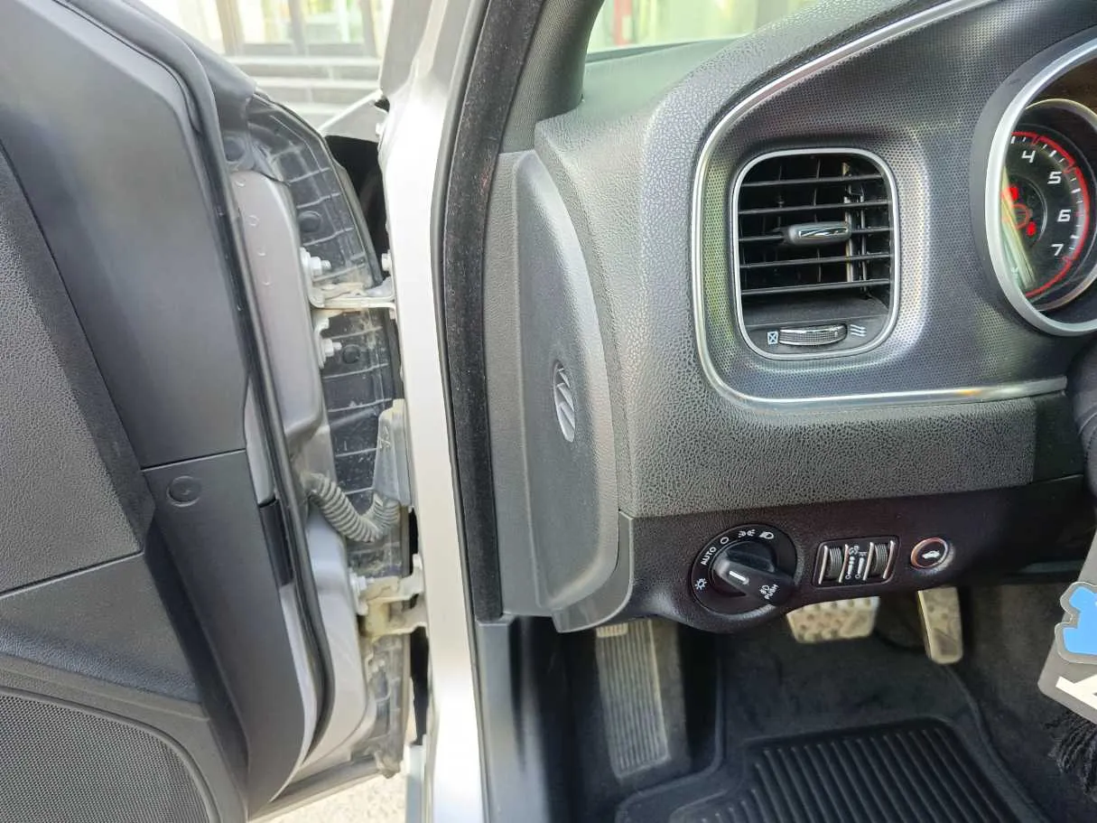 Car image 31