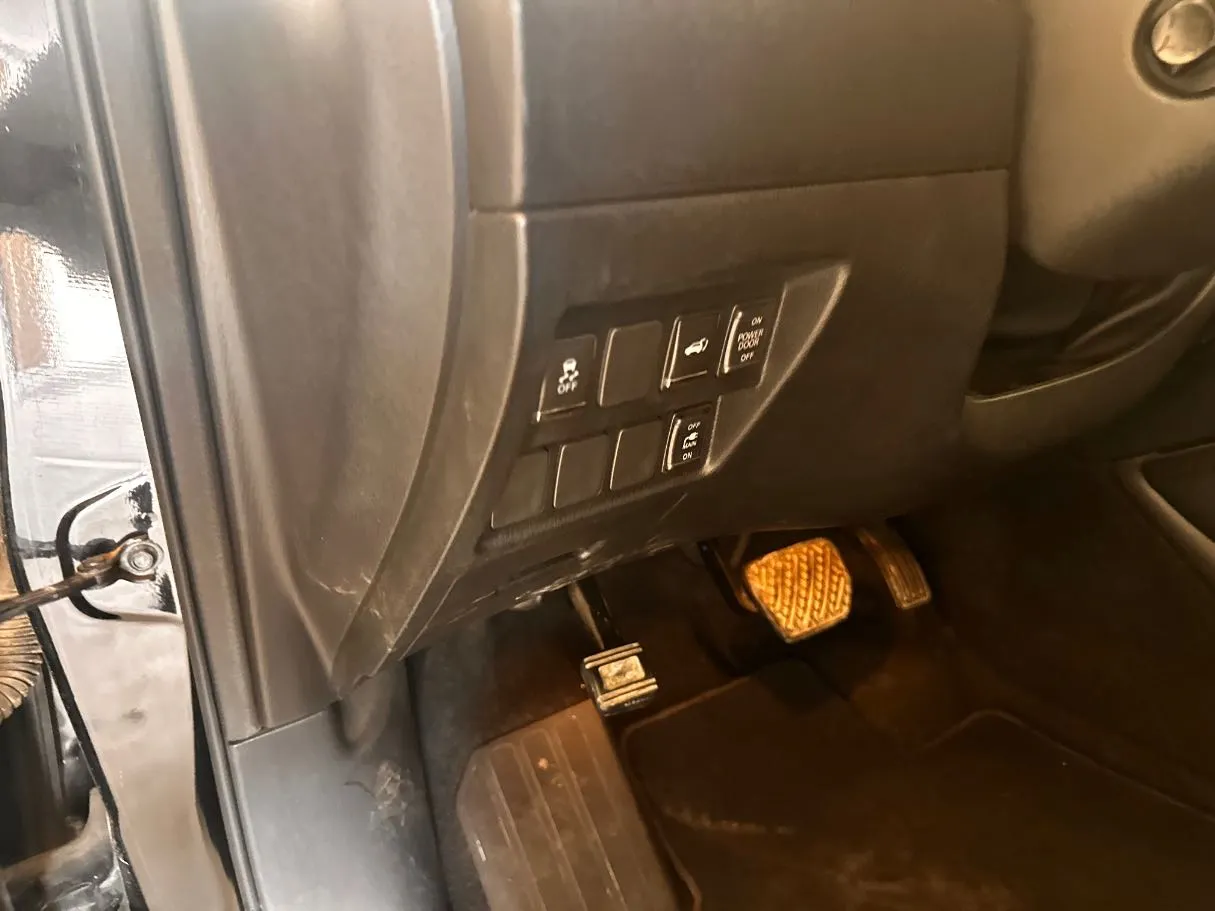 Car image 27