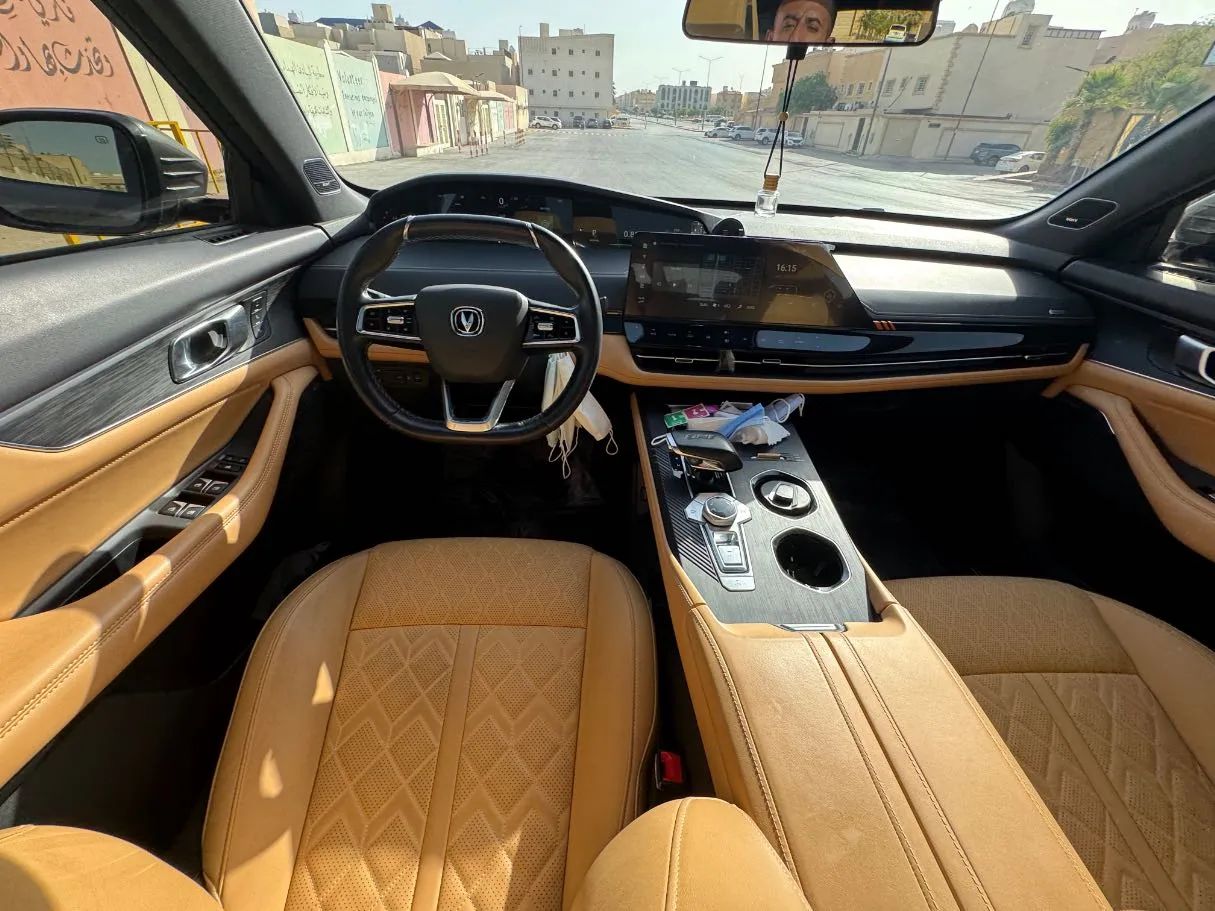 Car image 17